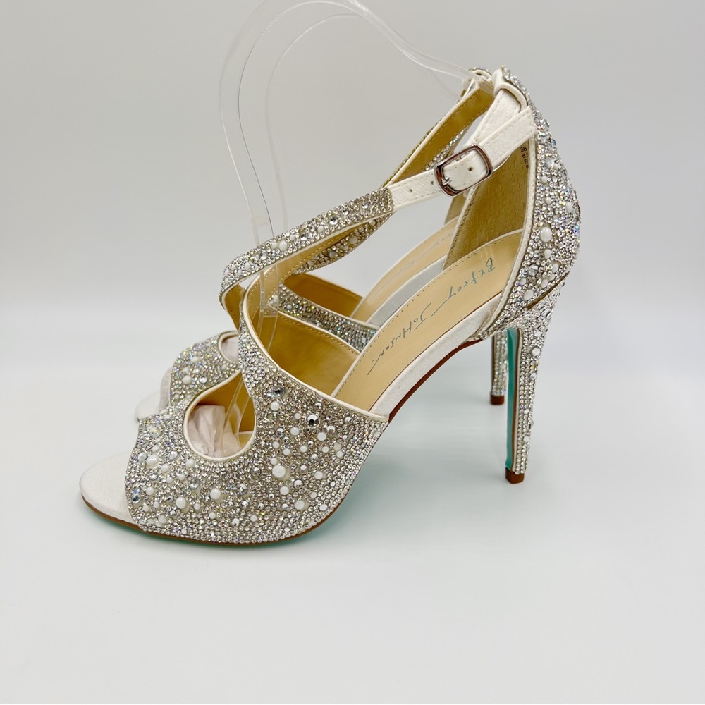 Betsey Johnson Women's Sage Jeweled Rhinestone Bling White Heels Pumps Shoes 8.5 - Picture 6 of 14